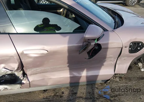 2025 Porsche Taycan 4 z USA, uszkodzony, nr VIN WP0AA2Y14SSA11510